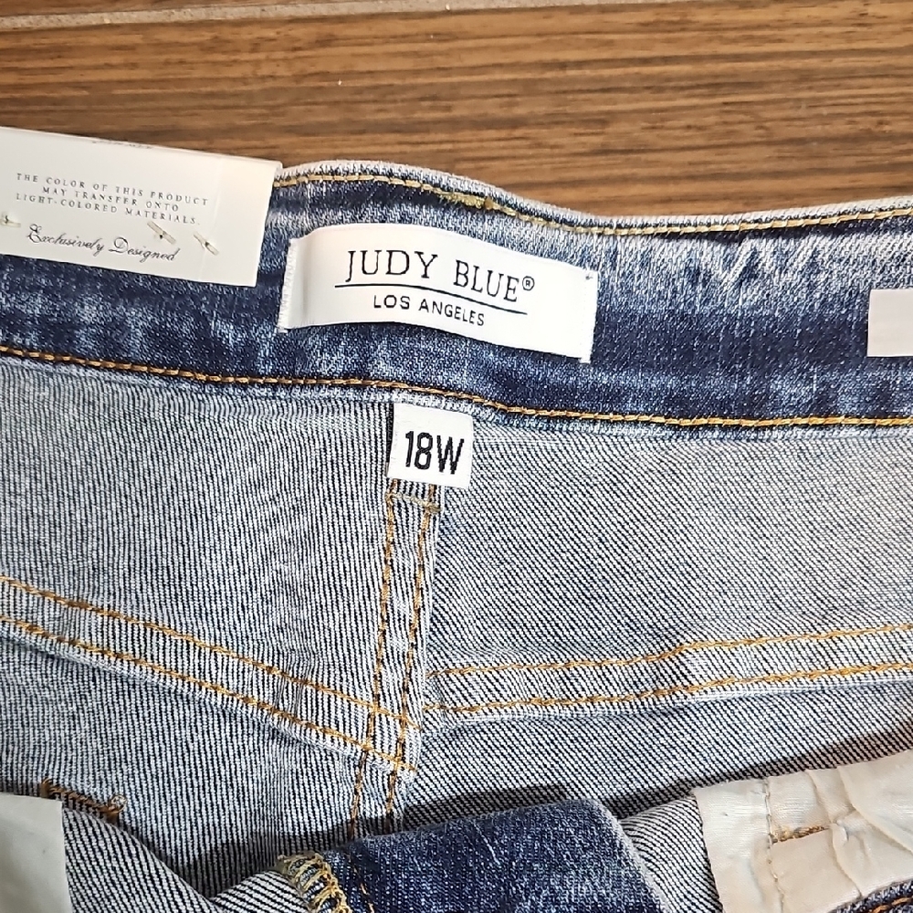 NWT Judy Blue Distressed Boyfriend Jeans - Picture 3 of 4